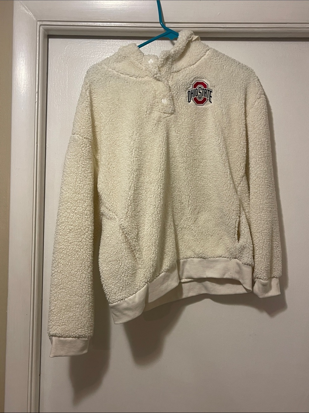 Colosseum, Ohio State Cream Sherpa Hoodie Sweater -size small